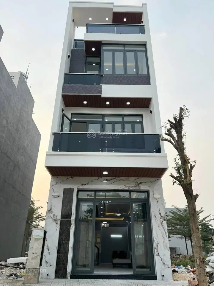 Bán nhà 3 Lầu gần AEON Bình Dương Gía Cực Rẻ Chỉ 2ty450