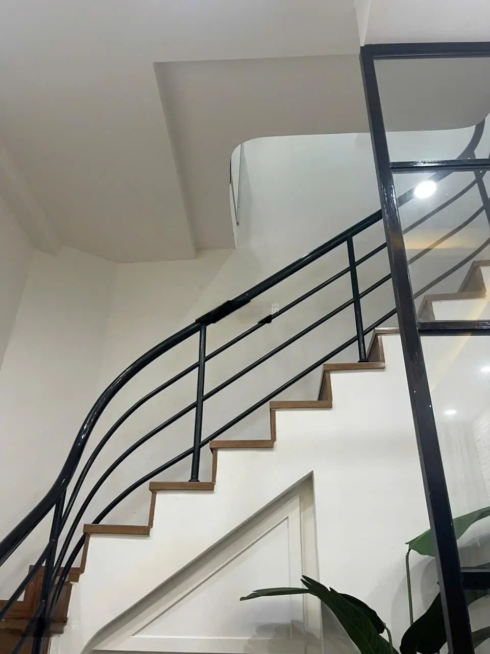 Hồ Văn Huê 32m - 4t -4 x 8 -7.8 tỷ. F9 - PN -HXH vị trí tuyệt đẹp, an ninh khu nha cao cấp