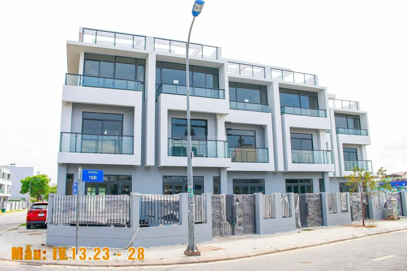 Bán căn nhà nở hậu, mặt tiền đường thông ra hồ giá tốt nhất Đông Tăng Long