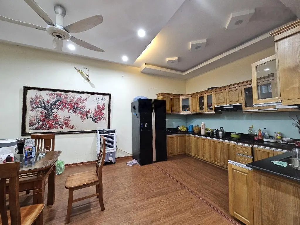 Bán biệt thự - lạc long quân - tây hồ - gara ô tô vào nhà - 15m ra phố - sát hồ tây - ngõ thông