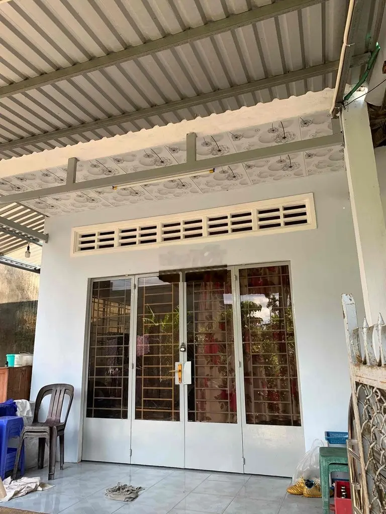 nhà đang ở cần tiền nên bán
