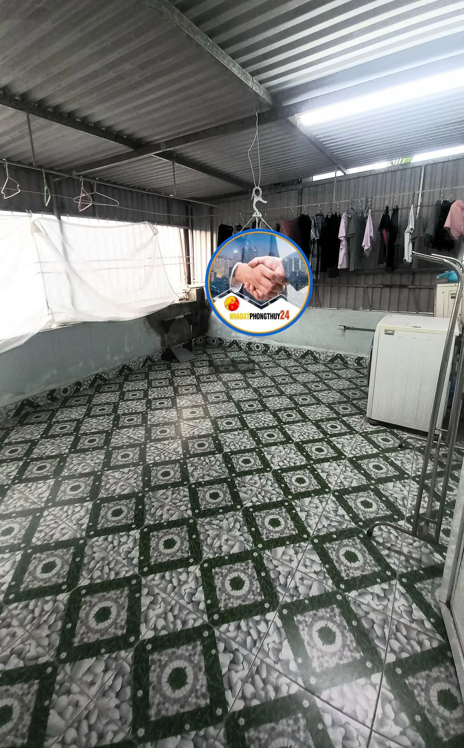 Bán nhà tại Phạm Văn Đồng, An Dũng, Dương Kinh. 101m, 3 tầng sân cổng, oto đỗ trong sân, chỉ 3,7 tỷ