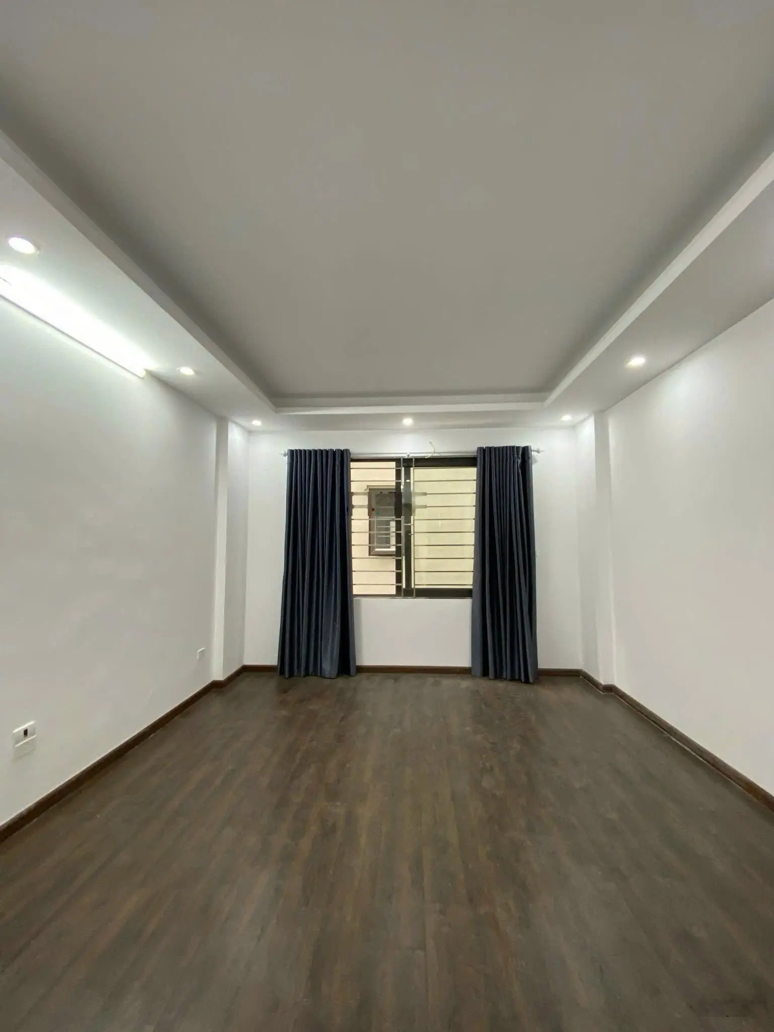 BÁN NHÀ 5 TẦNG 32M2 THIẾT KẾ CỰC SANG TRỌNG.Ở LUÔN,NGÕ RỘNG,2 MẶT THOÁNG, CÁCH 10M ĐƯỜNG Ô TÔ TRÁNH