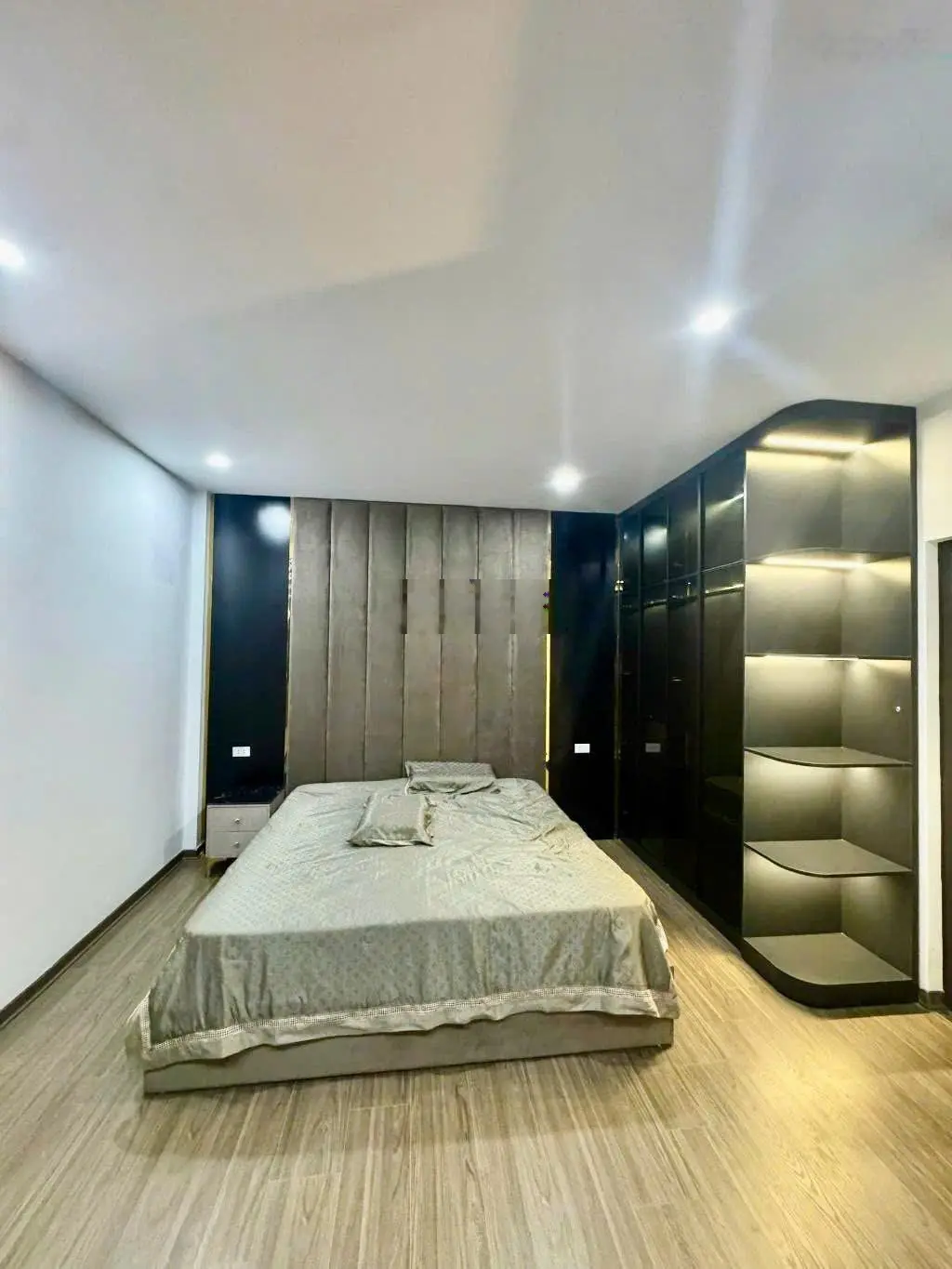 Nhà mới đàm quang trung quận long biên 6 tầng full nội thất hiện đại