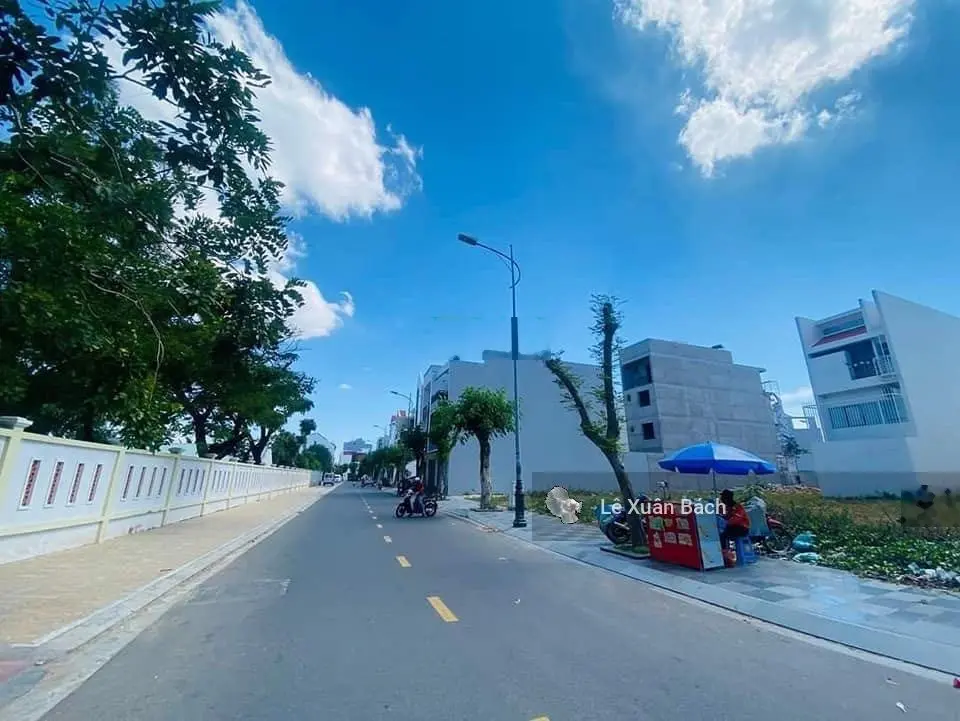 Bán đất diện tích 115m2 tại Đoàn Nguyễn Tuấn, Xã Tân Quý Tây. Xung quanh đầy đủ tiện ích