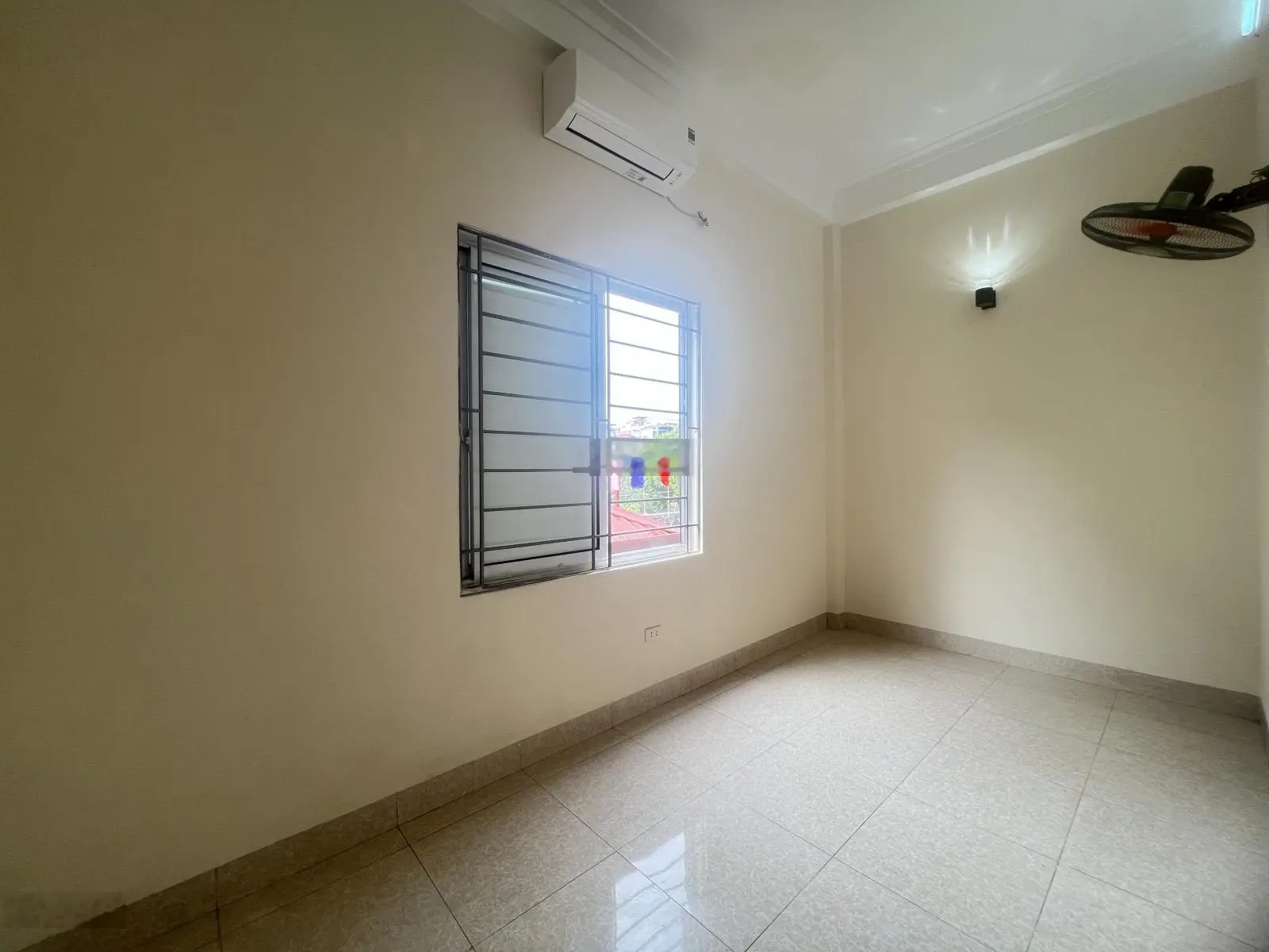 Siêu Hiếm, Nhà 4 Tầng Nguyễn Văn Cừ, ô tô đỗ cửa hơn 2 tỷ