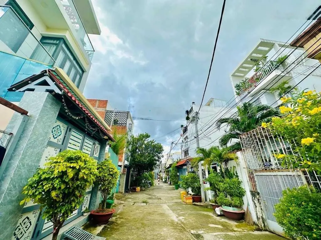 Chủ bán gấp nhà đường số 2, Hiệp Bình Phước, Kế Vạn Phúc, DT 73m2, giá chỉ 4 tỷ850tr, bao sang tên.
