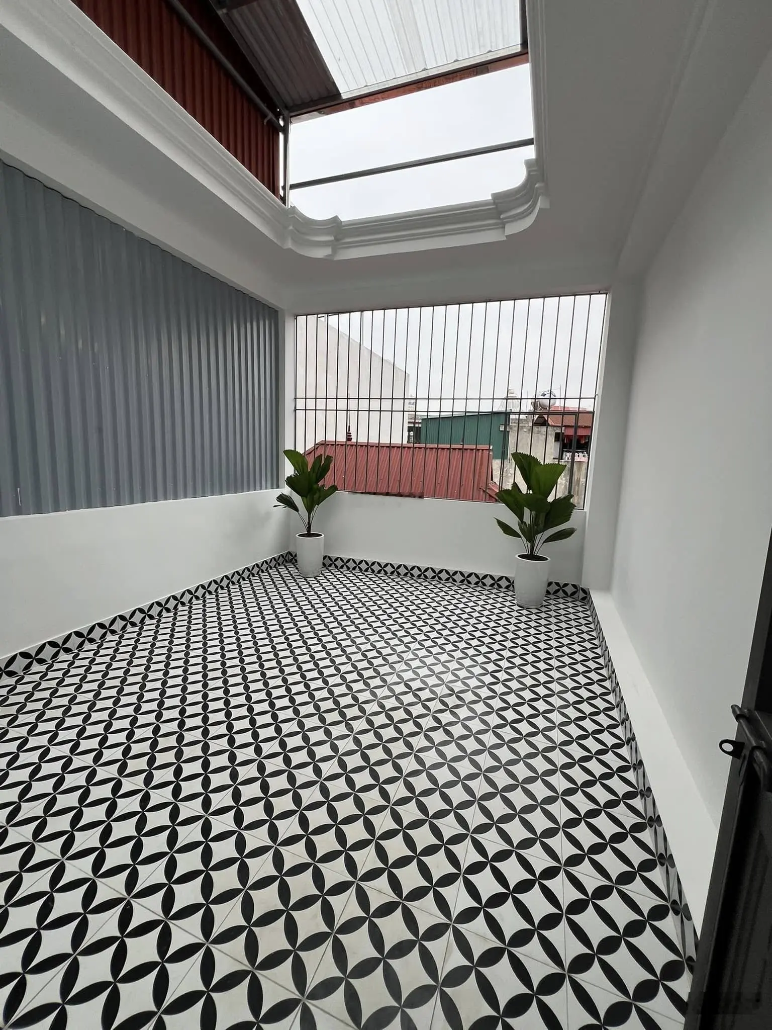 Phố Xuân La 43m2 - Nhà đẹp hiện đại, ngõ thông rộng - Gần phố, giáp Hồ Tây - Giá ổn mua trước tết