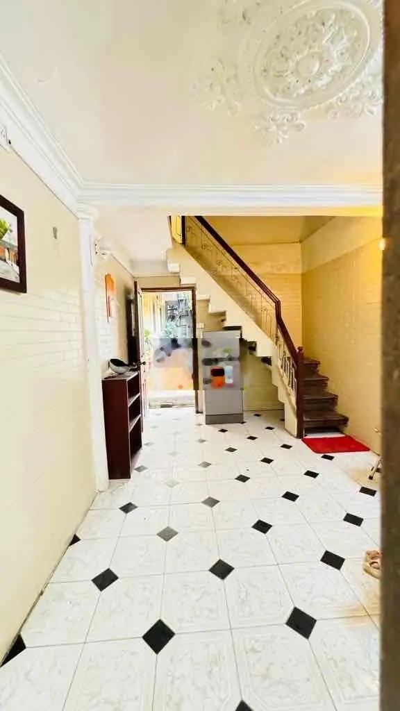 Bán nhà Cát linh Dt 25 m2 3 tầng mt 3,1 m giá 3,65 tỷ