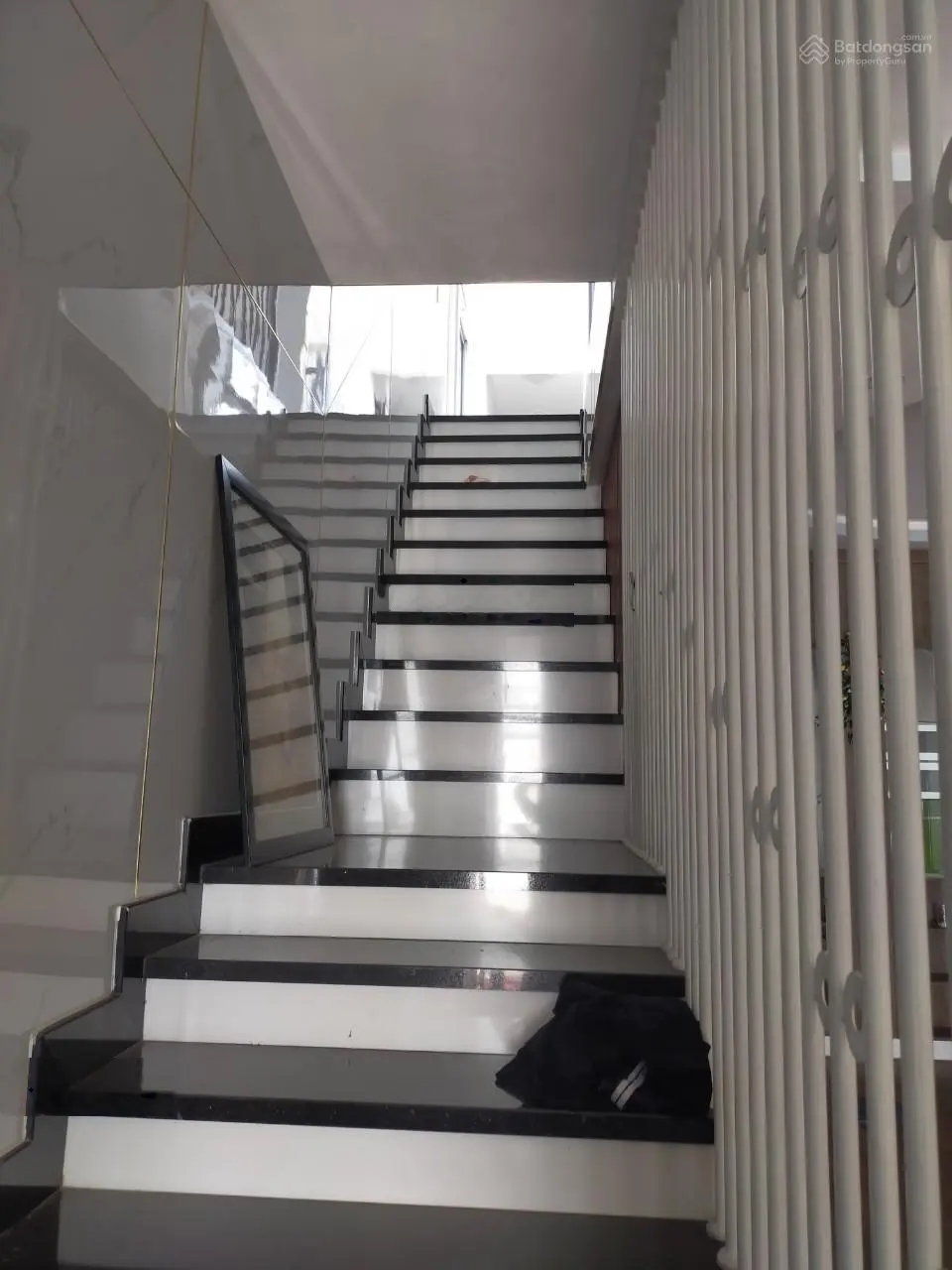 Nhà 2 Tầng 6x21m , Đ12 Tam Bình, 5PN, 6WC Xe Hơi Đậu Trong Nhà