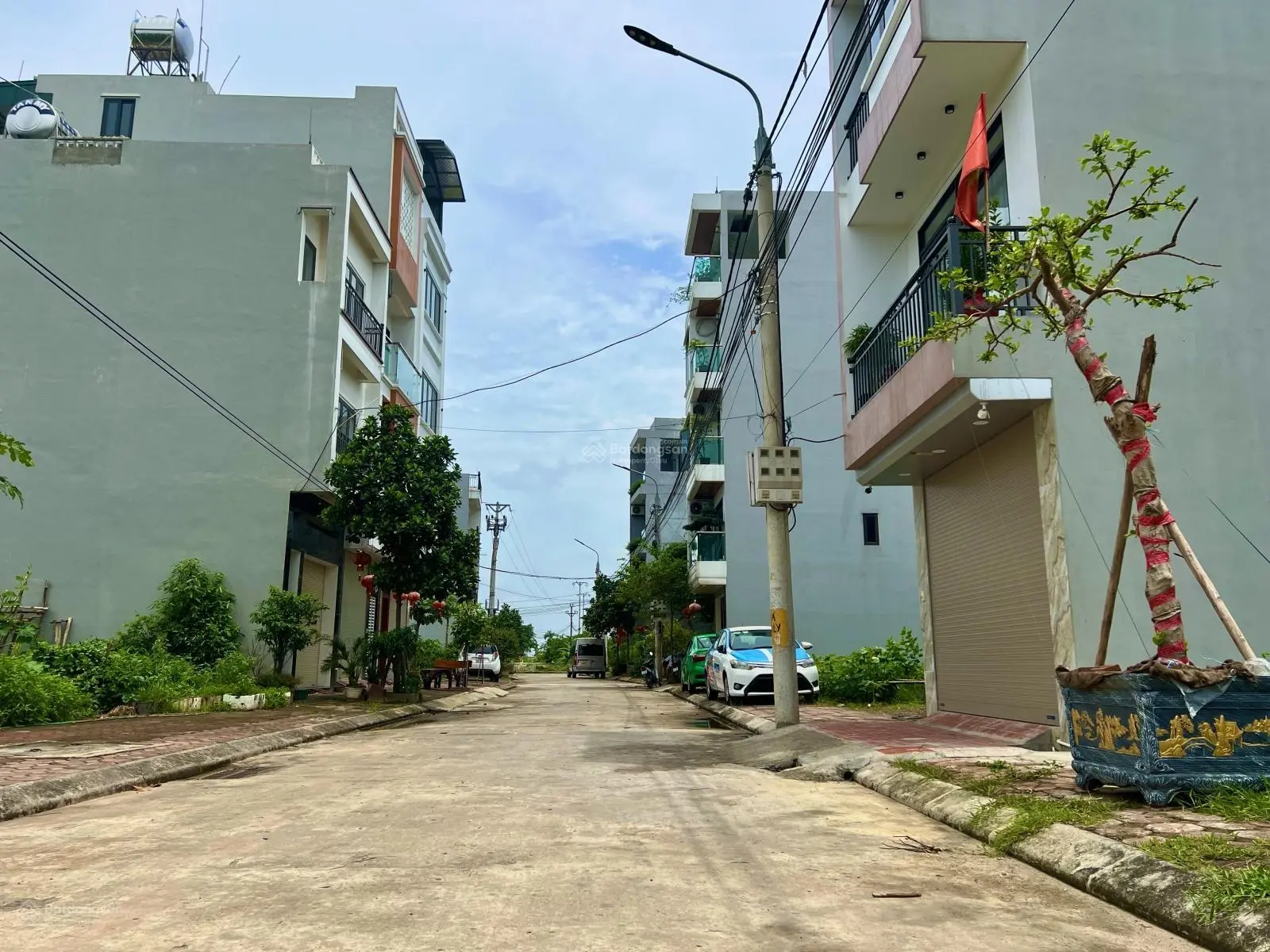 BÁN ĐẤT ĐẤU GIÁ MẶT HỒ LẠI YÊN DUY NHẤT 1 ô