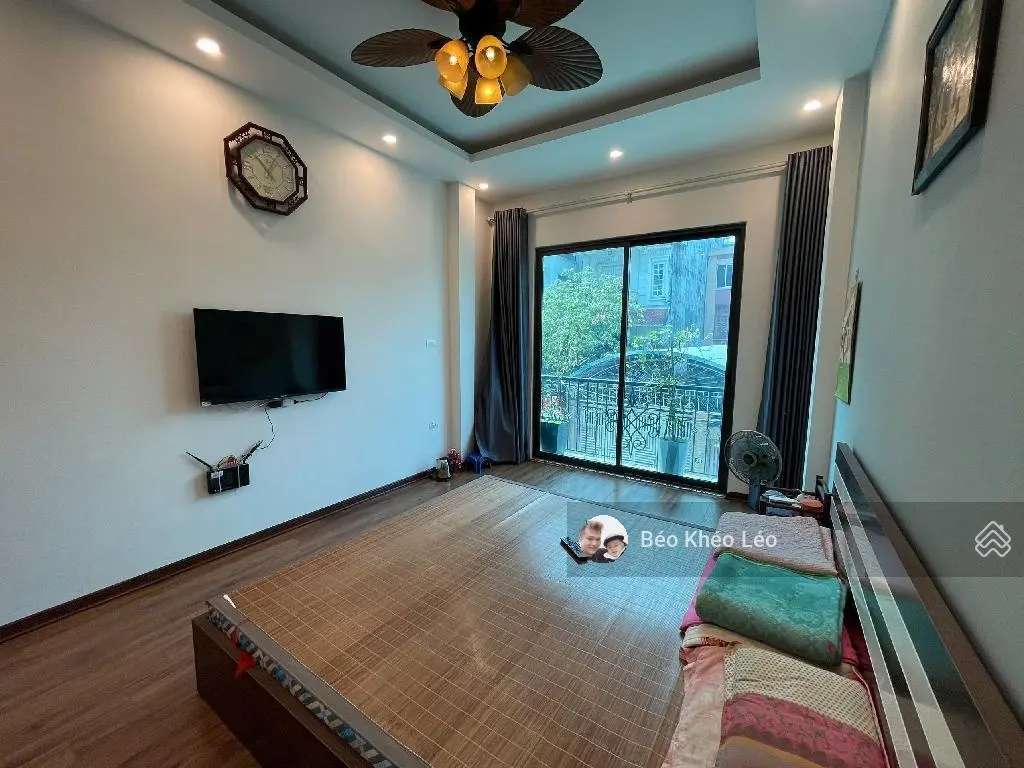 Bán nhà dân xây Ngọc Lâm, 48m2 5 tầng Mt 4m ngõ thông , ô tô qua nhà. 10 tỷ 686 tr. LH 0843125777