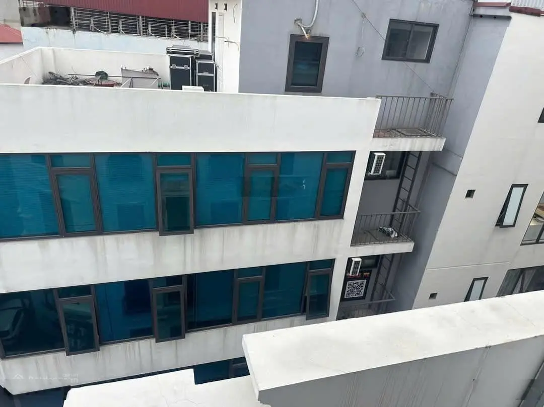 Bán tòa VP kết hợp ở DT 72m2, 8 tầng, MT 17 m tại Nguyên Hồng, Thành Công, Ba Đình, Hà Nội