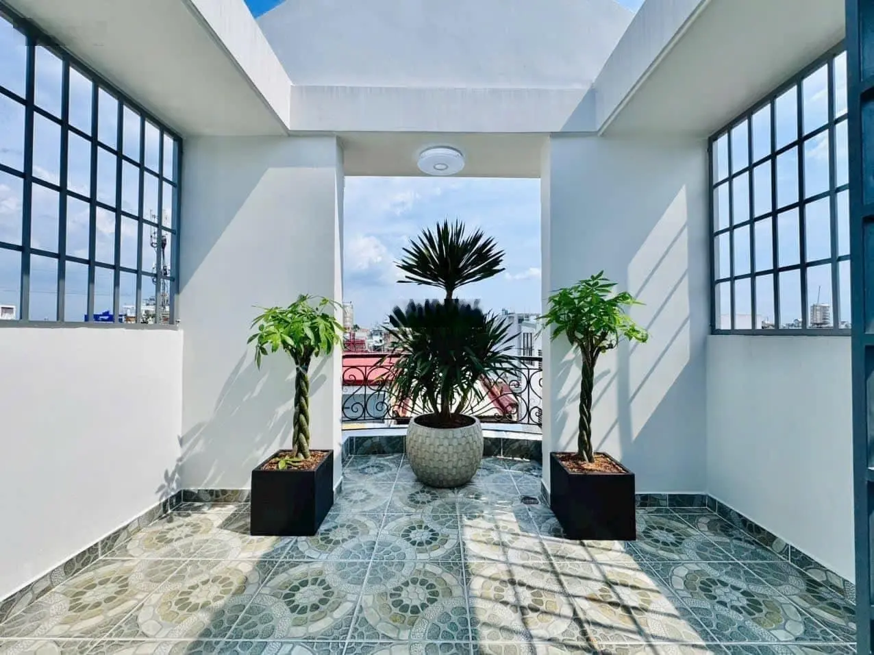 Chính chủ cần bán nhanh nhà đẹp Nguyễn Văn Nghi- GV. DT: 64m2. GIÁ 3TỶ560. Cho thuê 18tr/th. Sổ sẵn