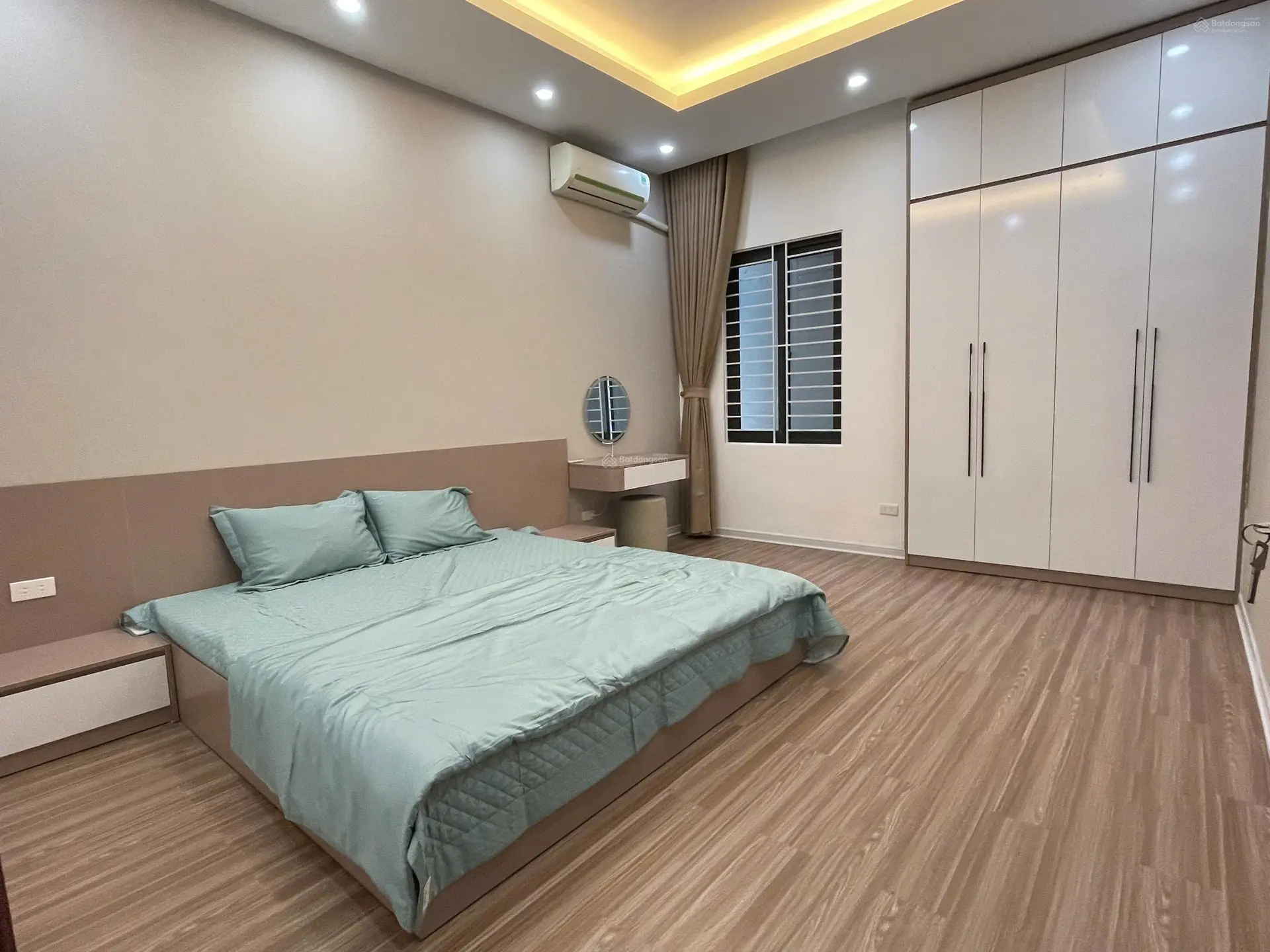 Chính chủ bán căn số 14 ngõ 104 định công thượng. phân lô - ô tô đỗ cửa - 65m2 * 4 tầng * 5 ngủ.