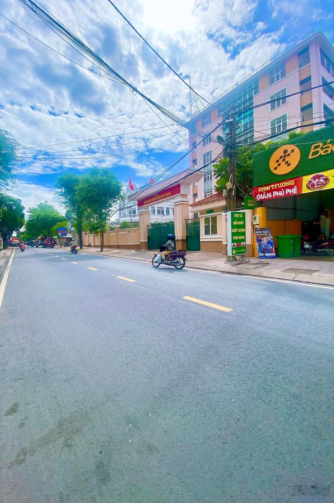 Nhà bán đường số 4, Bình Thọ Thủ Đức 2 tầng 6 phòng cho thuê 17triệu/tháng DT: 5x20m