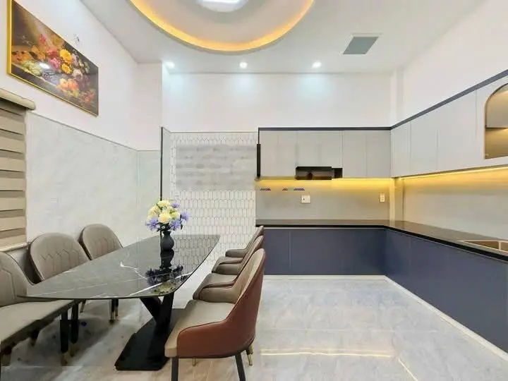Nhà đẹp phố Chùa Láng, lô góc thoáng sáng, mặt ngõ thông kinh doanh, cách ô tô 45m, DT 38m2 * 5T