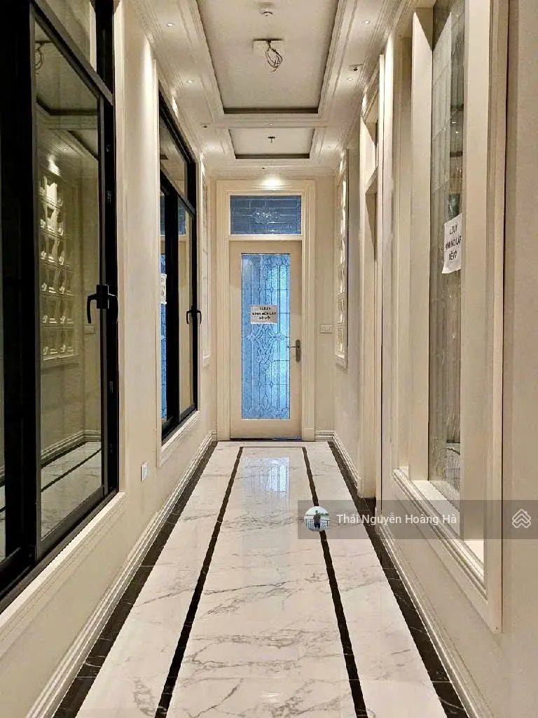 (Siêu phẩm) Tòa nhà VP xây mới 153m2x9T tại Nguyễn Văn Cừ - dòng tiền 5,5 tỷ/năm - tin thật 100%