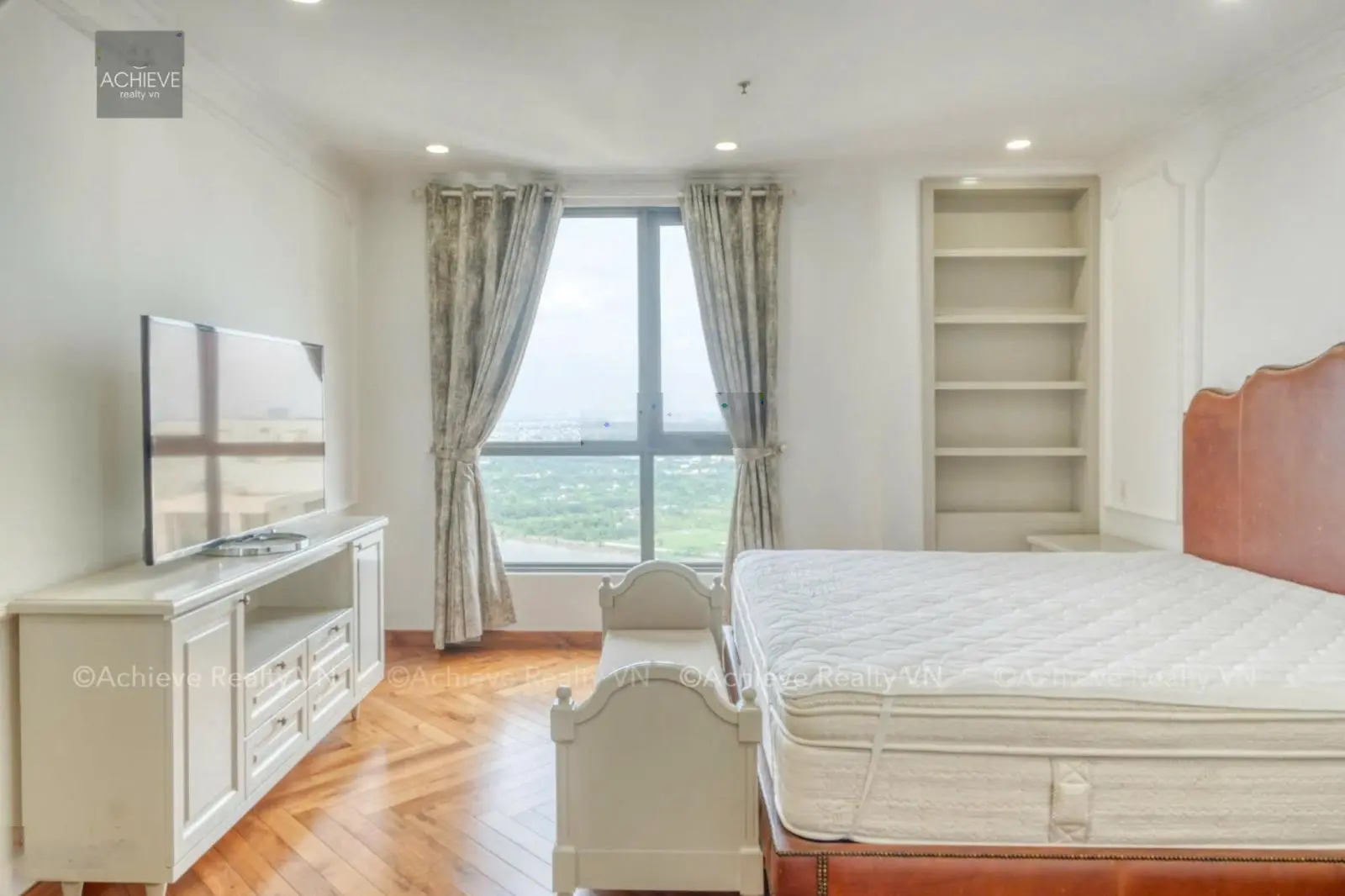 Bán Penthouse Masteri Thảo Điền 256m2 đầy đủ nội thất 35 tỷ bao thuế phí 3 phòng ngủ, 3WC