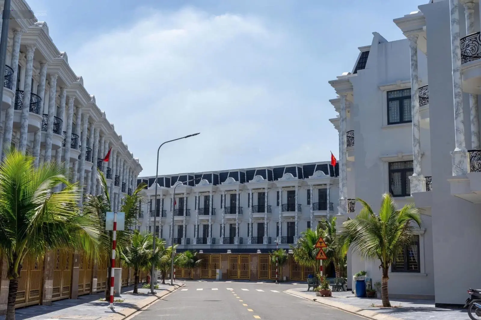Bán căn shophouse đường nguyễn thị khắp - tân đông hiệp - dĩ an ! sẵn sổ - chỉ 6 tỷ/ căn