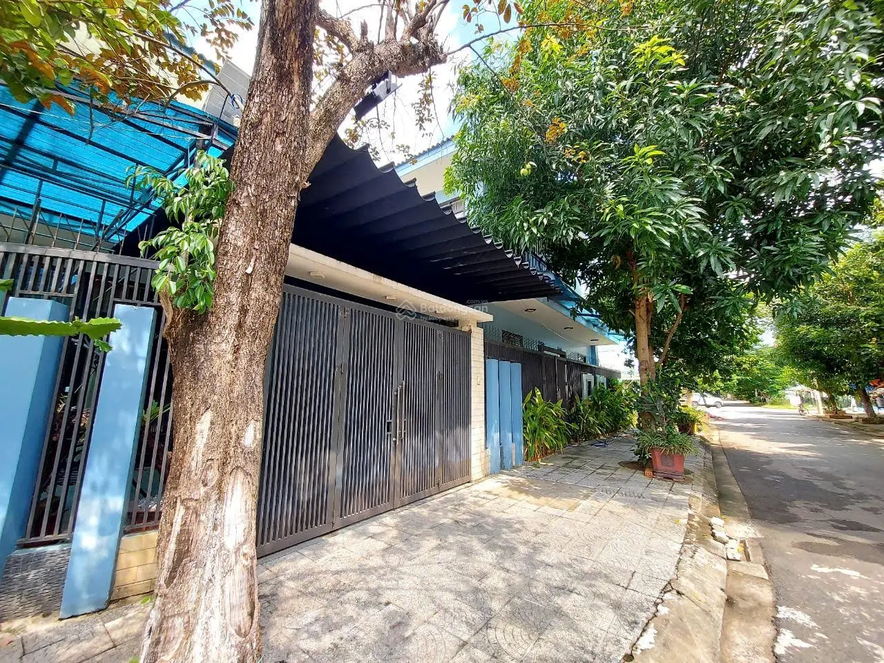 Giảm sâu 1.5 tỷ nhà 2 mặt tiền Văn Tiến Dũng Và Nguyễn Kim, DT 201m2 ngang 10m mới kinh doanh tốt