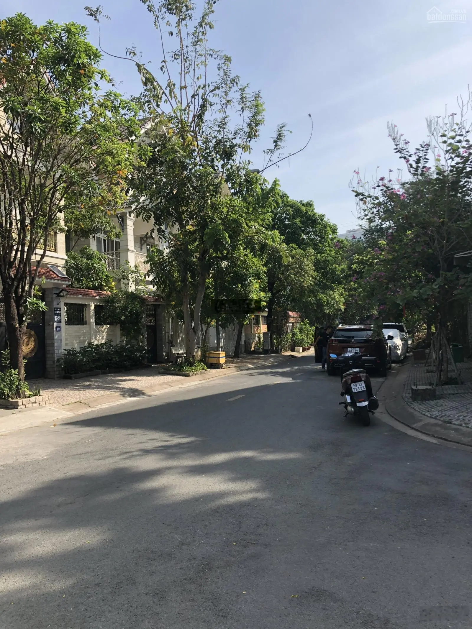 Bán nhà đường nội khu Lương Định Của - giao đường Nguyễn Hoàng - 5x20m trệt 2L thang máy - 18.5 tỷ