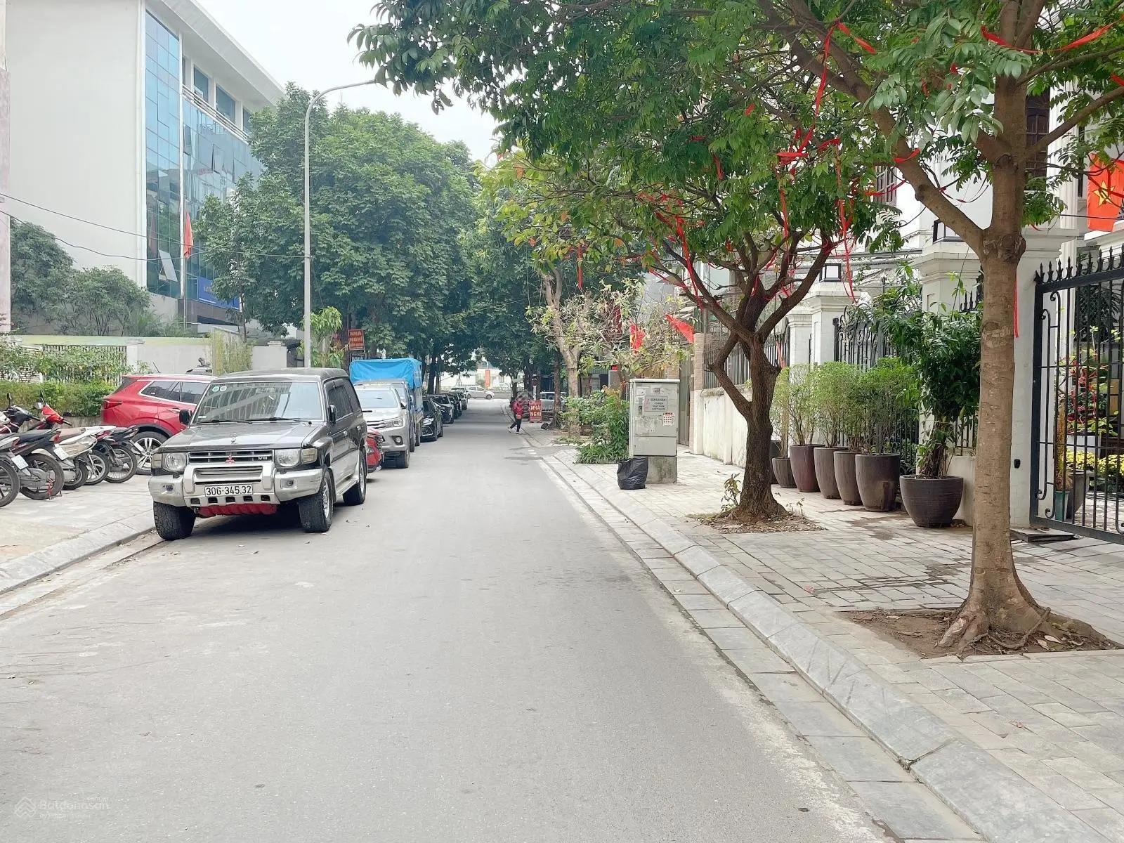 Xuân La, Tây Hồ, 90m2, 7T, thang máy, phân lô, ô tô tránh, VP, ở sướng, chỉ 26 tỷ. LH: 0988424386