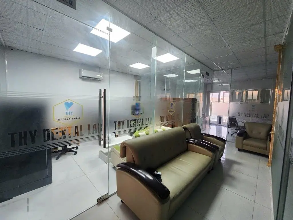 Tòa nhà công ty 5 tầng - thang máy - 135m2 - liên khu 10 - 11 - giá 13.6 tỷ