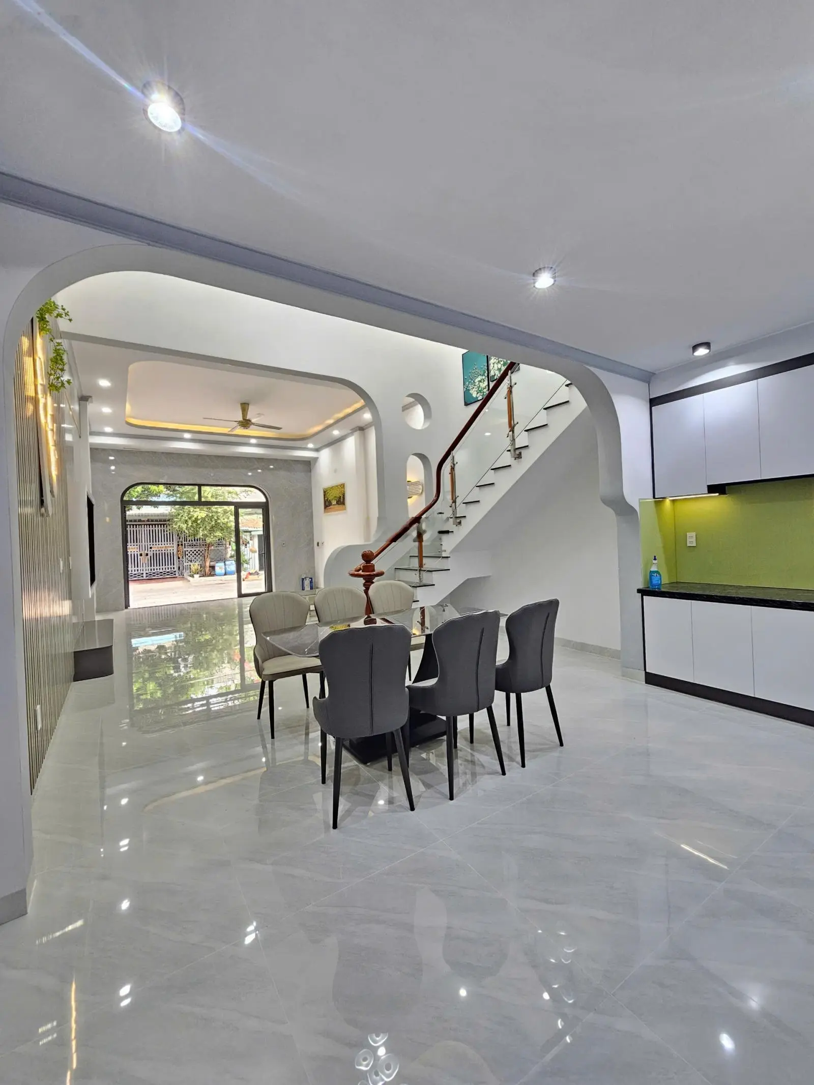 Bán nhà 82.5m2 ngang 5m có phòng ngủ dưới, KDC ngay chợ Phú Phong, P. Bình Chuẩn, TP. Thuận An