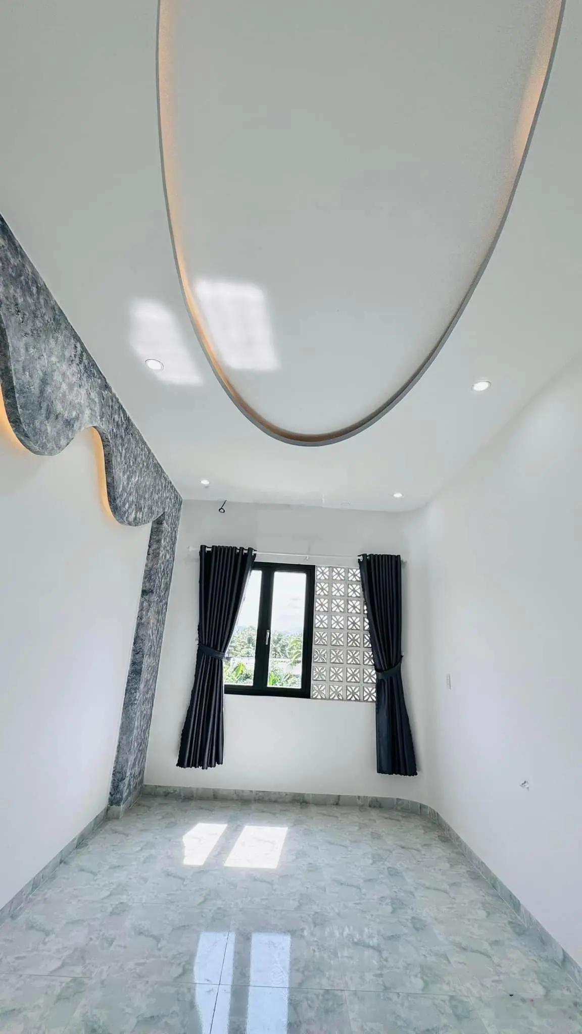 Nhà lầu diên Khánh mới xây siêu đẹp, đường ô tô tận nhà. Giá rẻ. Sổ Hồng giấy phép xd đầy đủ