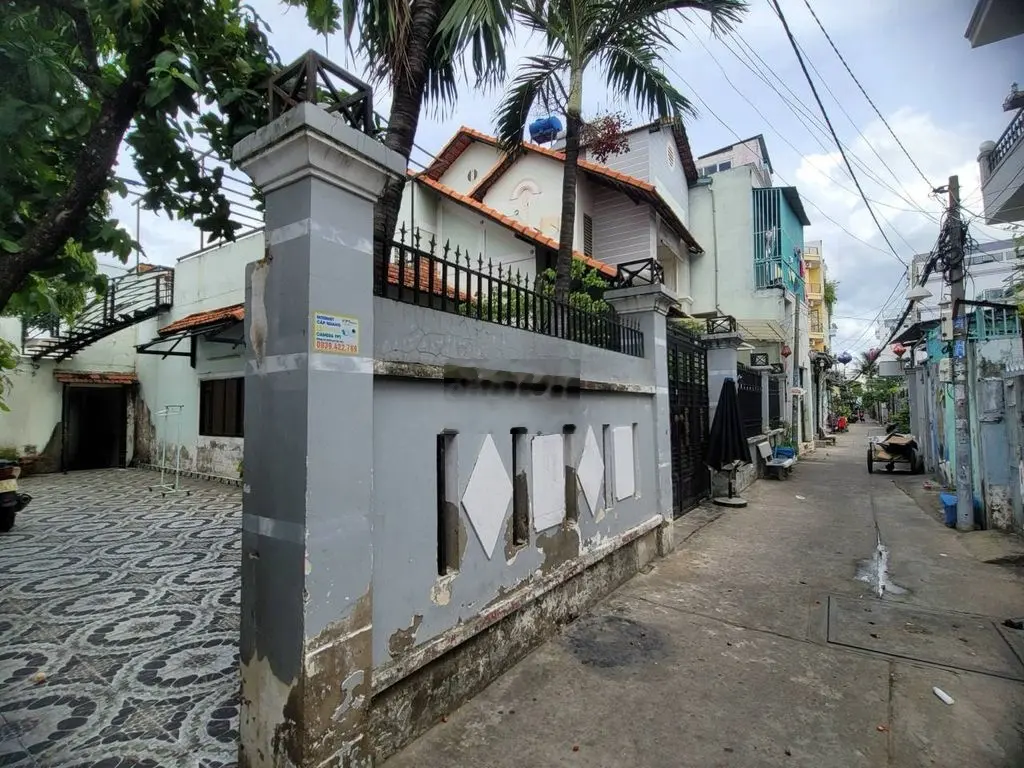 Bán biệt thự 334m2 hẻm xe hơi đường Nguyễn Thị Thập, Quận 7