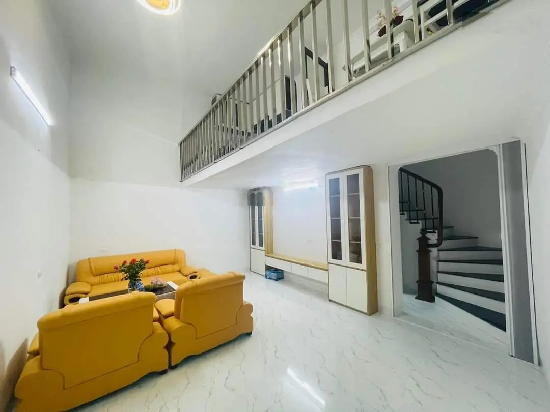 Cần bán gấp nhà đẹp cạnh Royal City, phố Cự Lộc, 5 tầng, 6.15 tỷ