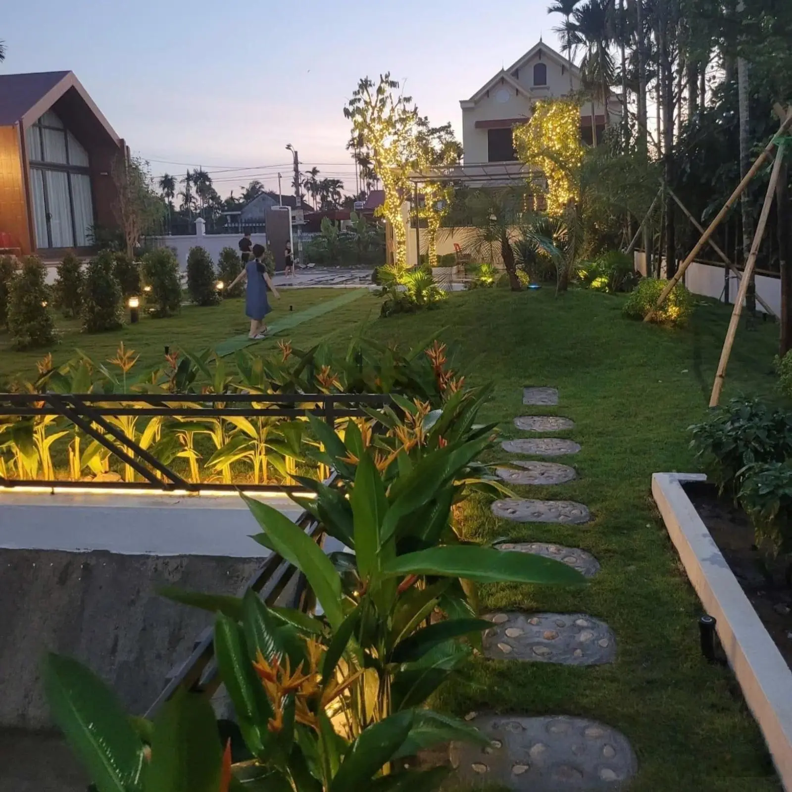 Bán 900m đất kèm nhà vườn ao hồ cây ăn quả tại Hoà Nghĩa Dương Kinh