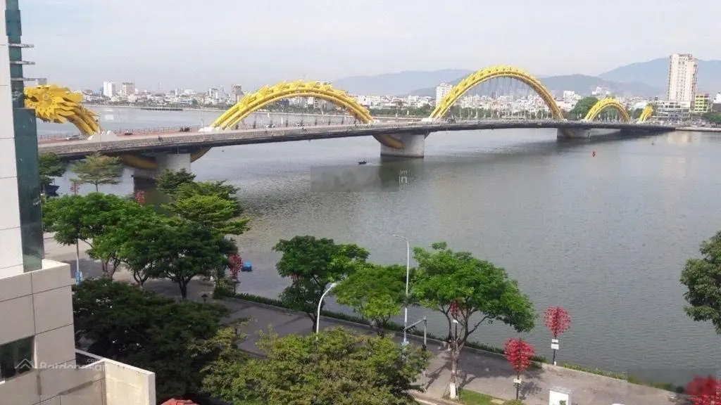 Chỉ 23ty bán toà căn hộ 9 tầng view cầu rồng - ngay sát chợ đêm-doanh thu khủng hơn 100tr/tháng