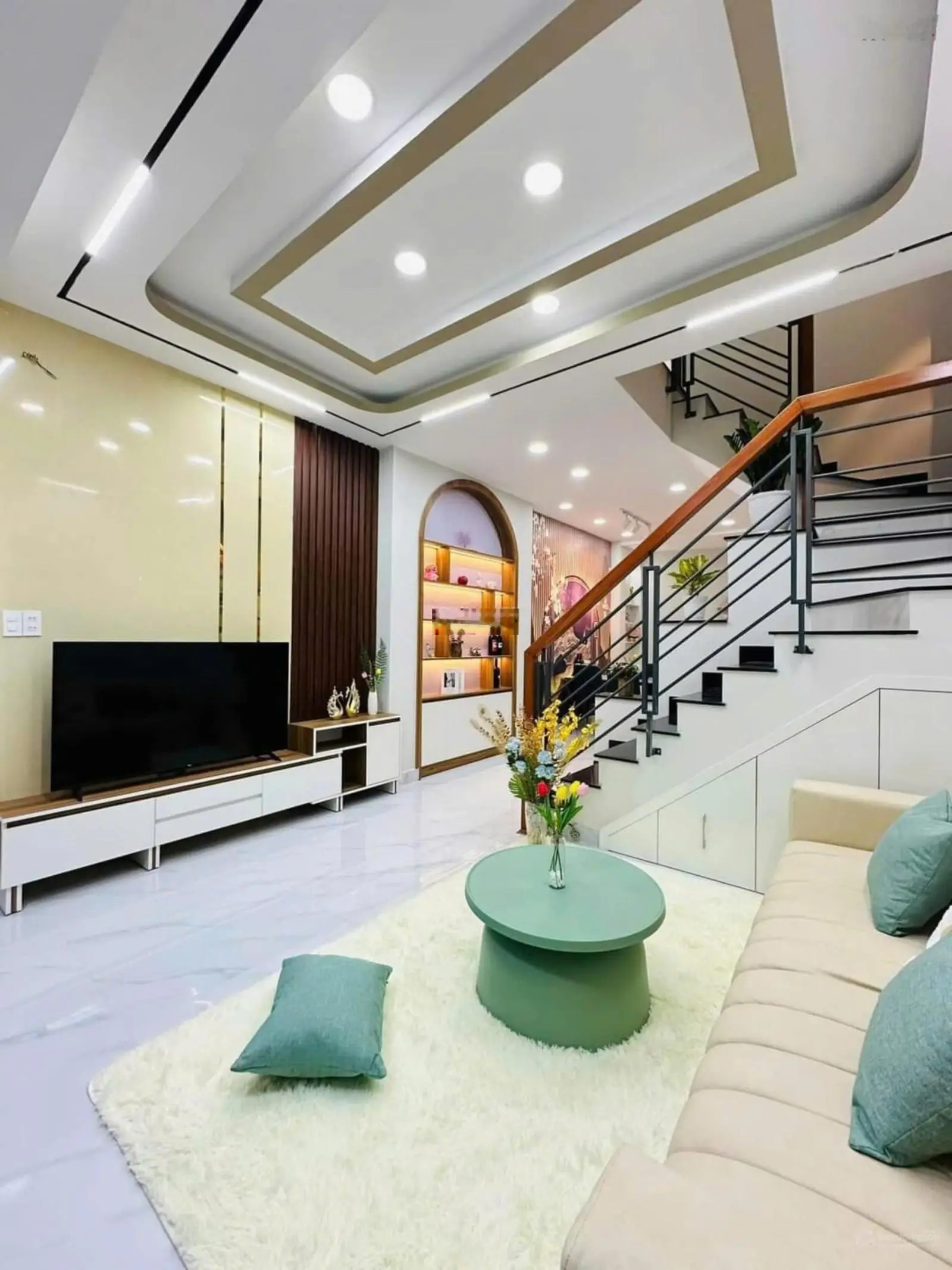 Nhà đường Lê Văn Sỹ, Quận Phú Nhuận, DT 55m2 giá 2 tỷ 850, sổ hồng riêng