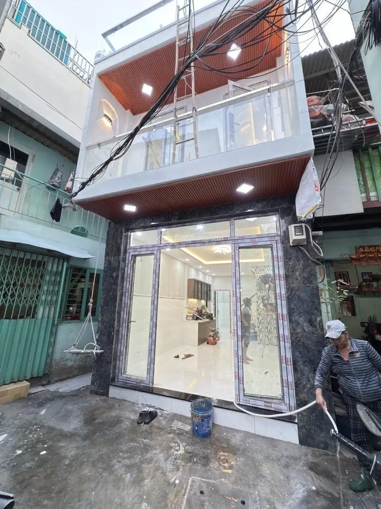Siêu phẩm nhà Q.11 - nhà mới mua ở ngay - 2 lầu 3 PN - 37m2 - hẻm 3m thoáng