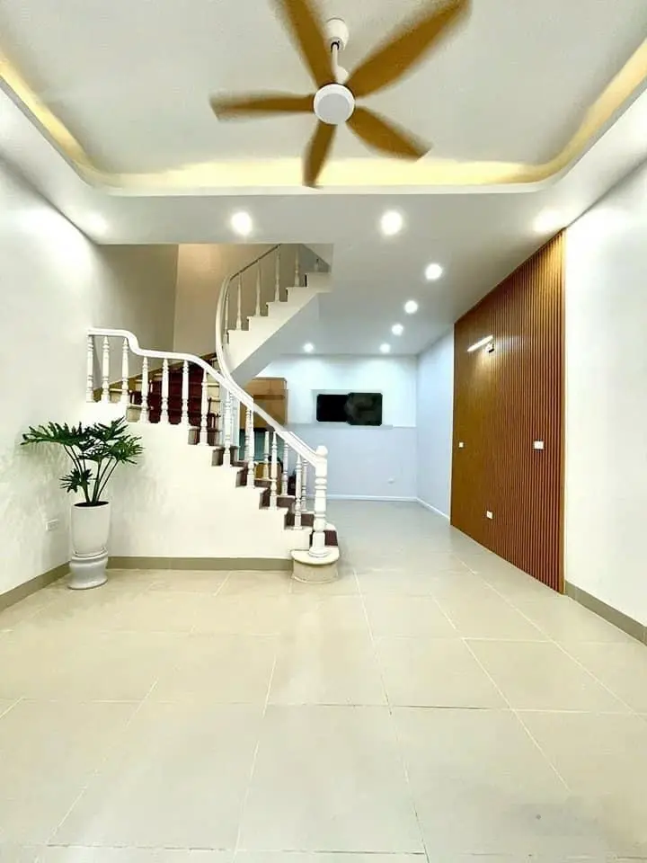 Hàng tuyển Thuỵ khuê, Tây Hồ, DT 40m2, 4 tầng, MT 5m nhà đẹp, giá quá hợp lý, nhanh thì còn