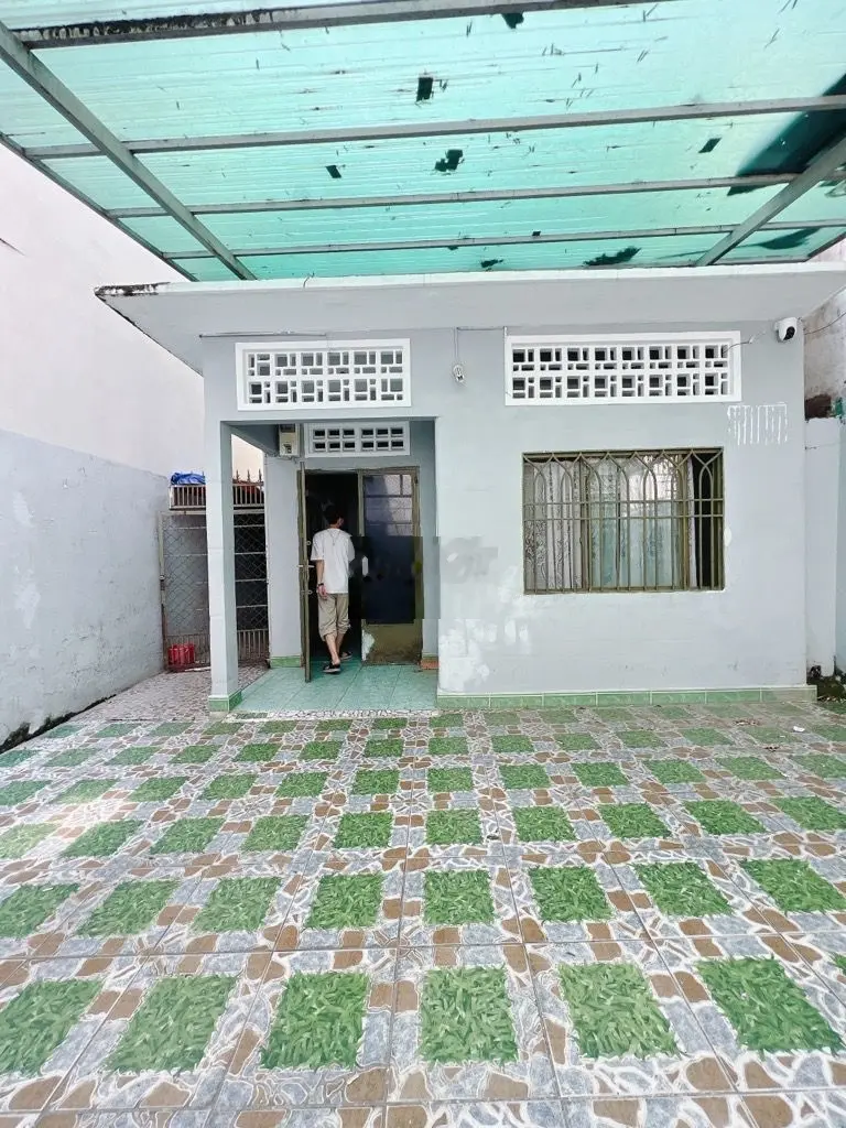 BÁN ĐẤT TẶNG NHÀ XÂY CHDV, NGANG 6m x 15m, HXH ĐƯỜNG HOÀ HƯNG, QUẬN 10