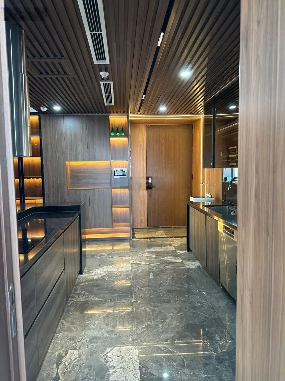 Bán căn Roman Plaza 103m 3N3W giá 6,2 tỷ. Sẵn sổ, full nội thất. LH 0962 347 ***