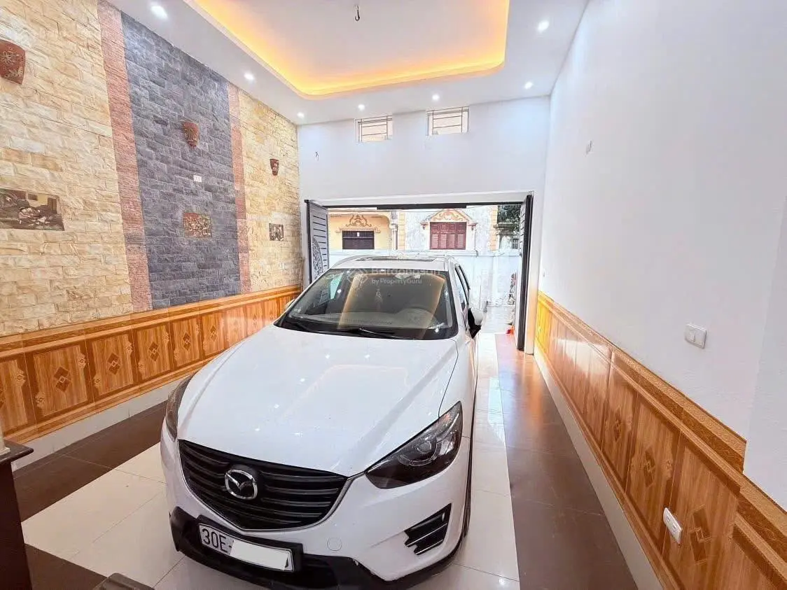 Nhà Phân lô Hàm Nghi, Nam Từ Liêm. DT 40m2 * MT siêu rộng. Ô Tô vào nhà * Sát phố * Ngõ thông
