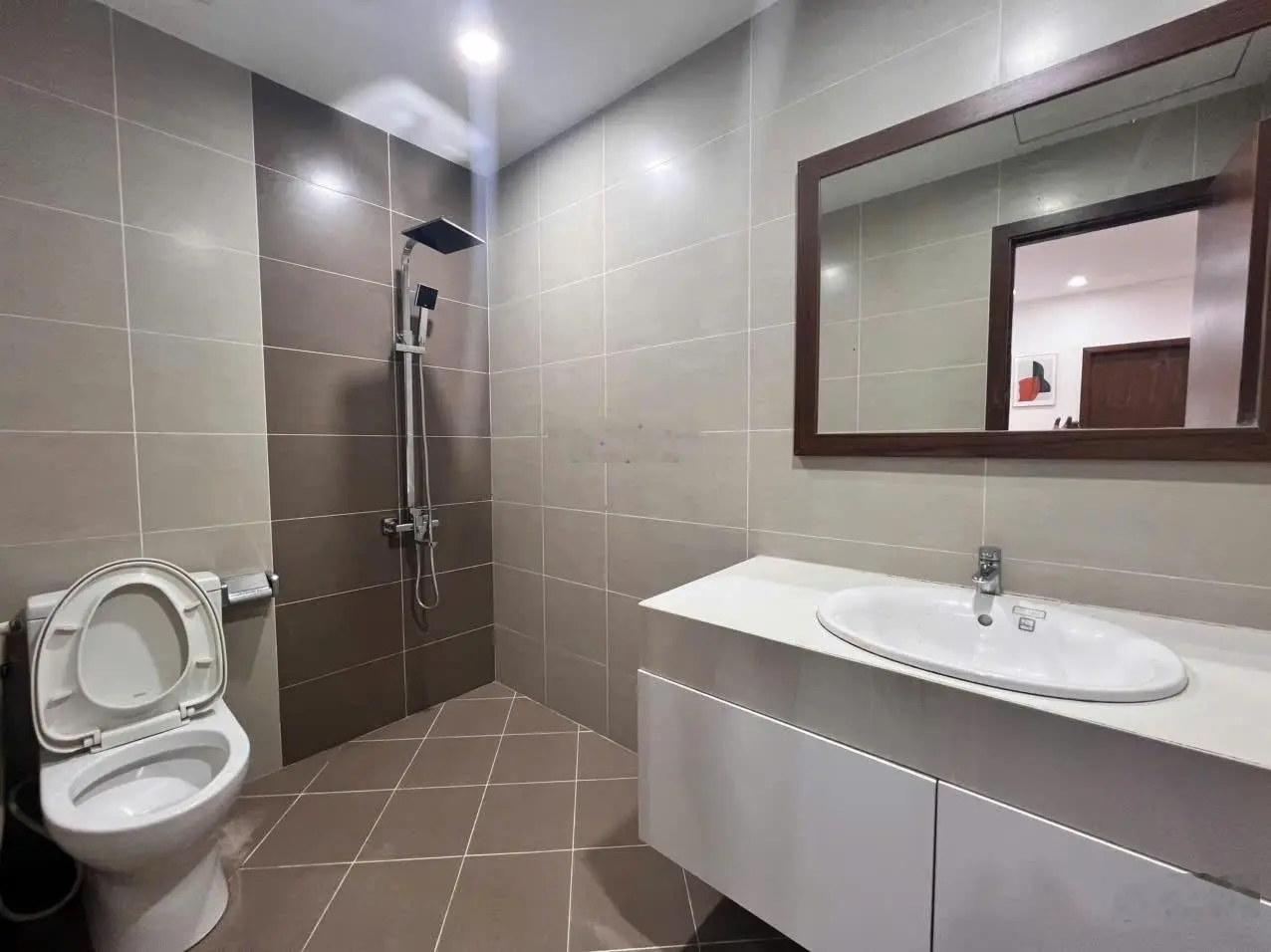 Chính chủ cần bán căn hộ 95m - 3PN - 2WC-Full NT (như hình) Eco LAke View 32 Đại Từ 0989 996 ***