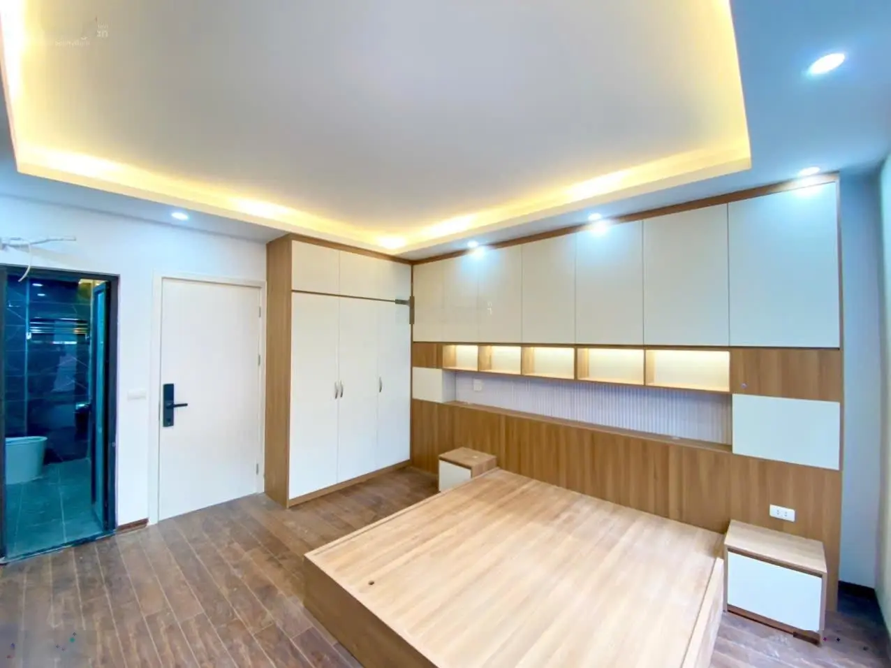 Bán nhà phố Đông Quan - Cầu Giấy. 6 tầng thang máy. Giá 8 tỷ.