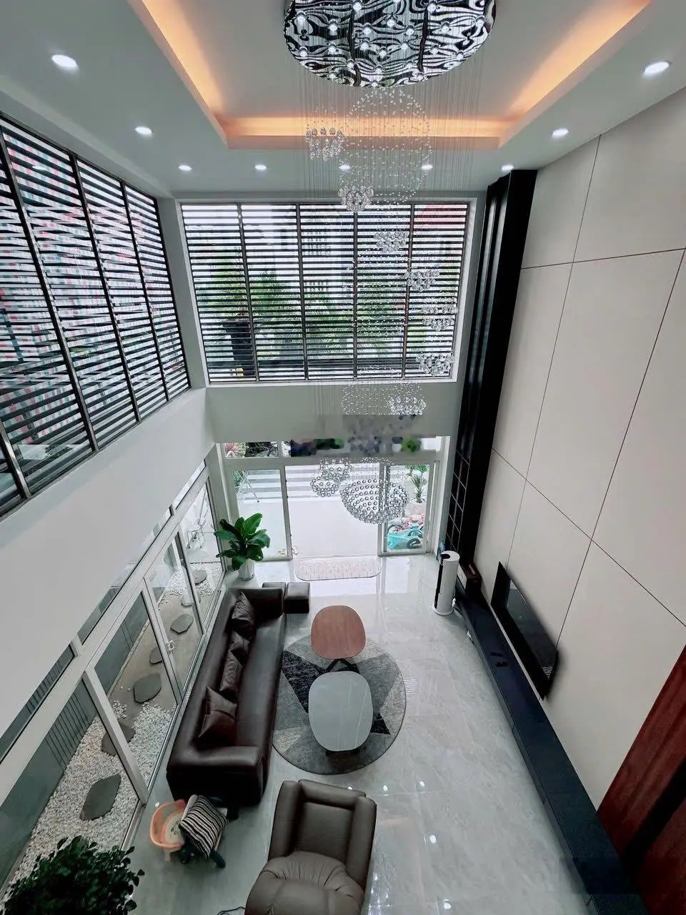 Bán biệt thự 10x25m 2 lầu 6PN 4WC sổ hồng giá 24.8tỷ TL