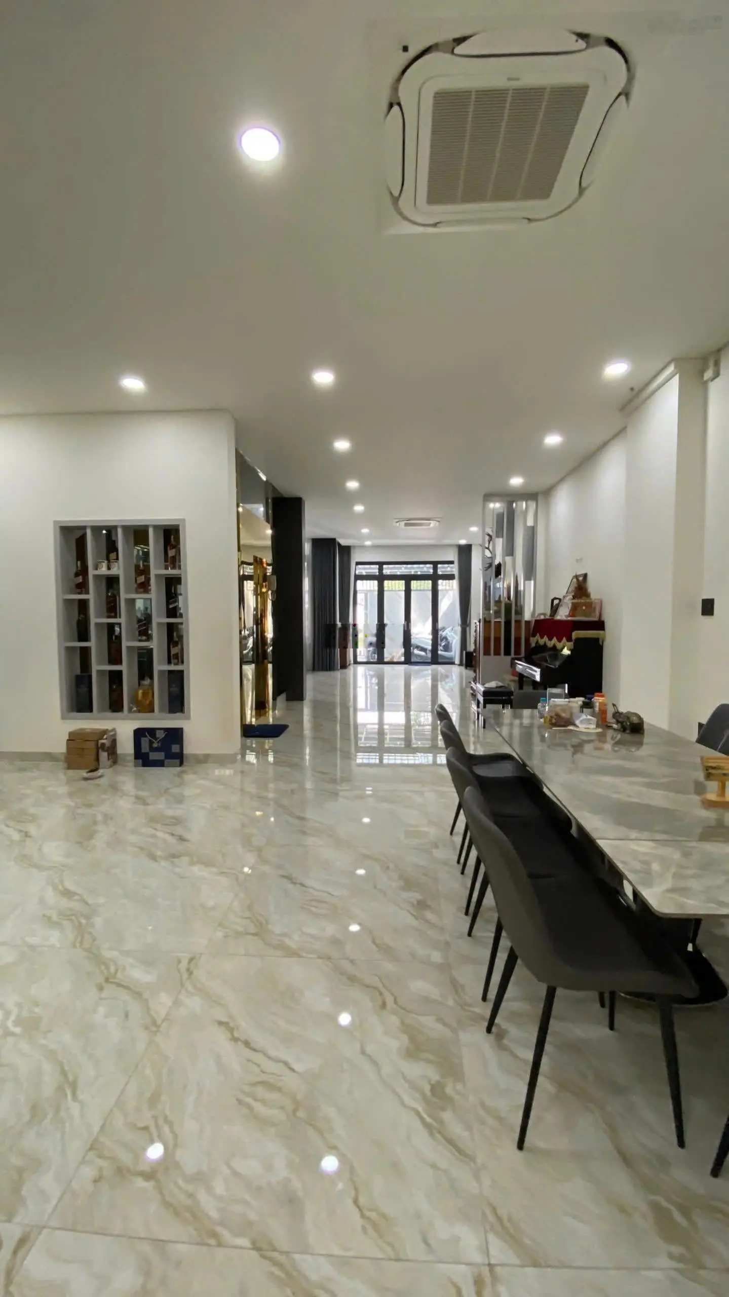 Ngộp Bank ! Bán Gấp Biệt Thự Đẹp Tại An Phú Ngay Nguyễn Hoàng DT 7x22. Đối Diện Công Viên Giá 35 Tỷ