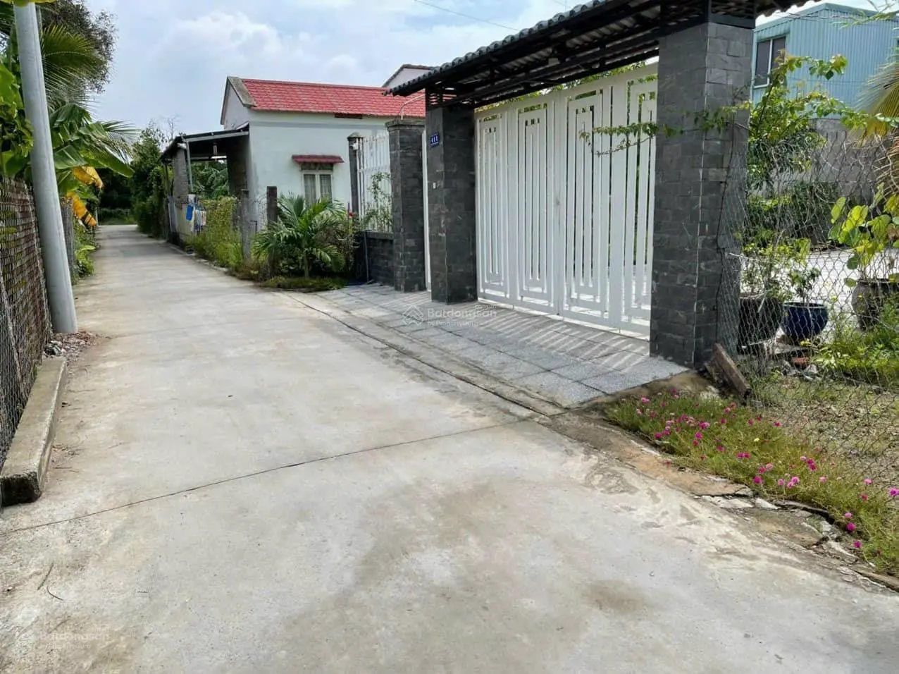 Bán lô đất An Thạnh 34 / , gần VĐ3 100m, đường bê tông 4m, ngang 9, xây được 2 căn liền kề