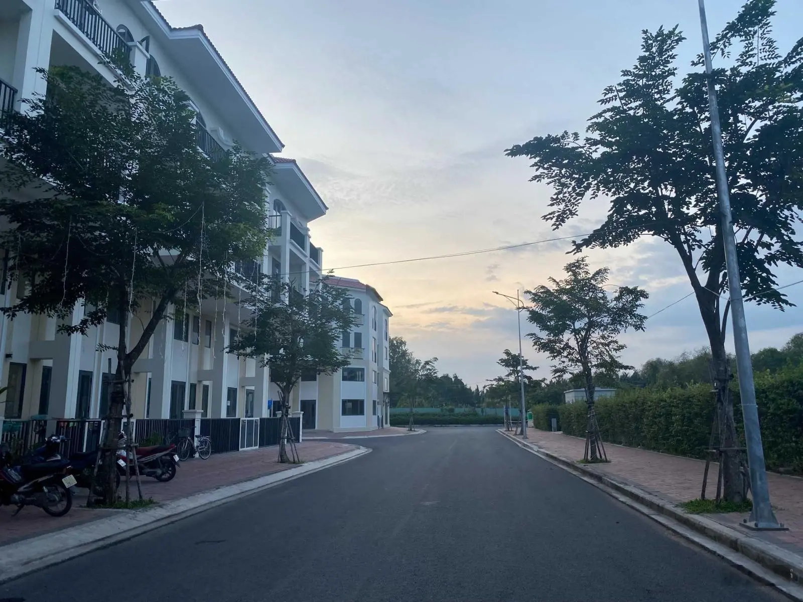Duy nhất 1 căn 6,1 tỷ - giá tốt nhất thị trường. Senturia Nam Sài Gòn đã có sổ. Liên hệ: 0975 734 ***