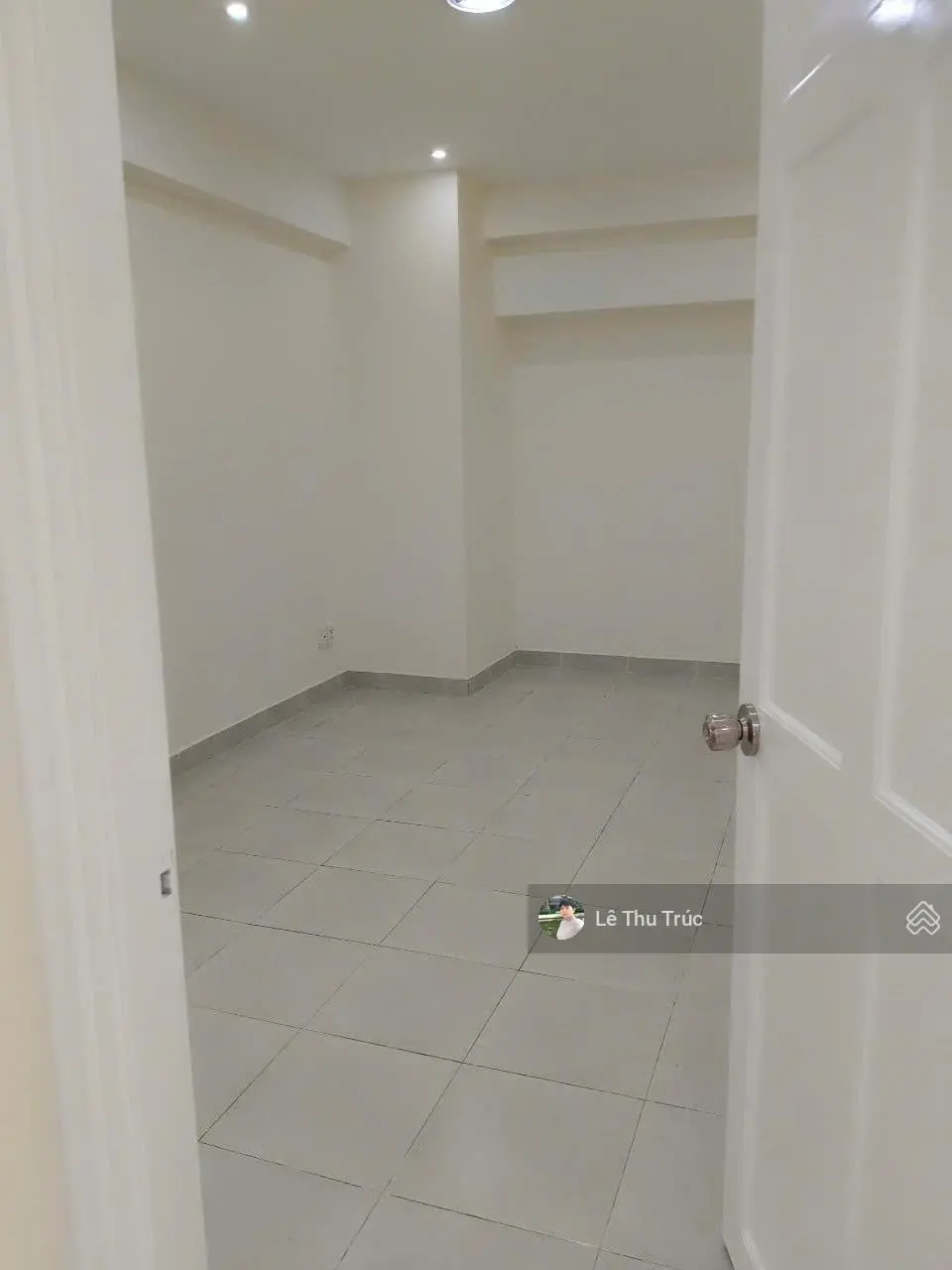 Căn hộ tầng trệt Phú Mỹ Thuận. 143m2, trệt, lầu, tiện ở, kinh doanh, ngân hàng cho vay, giá 2.7 tỷ