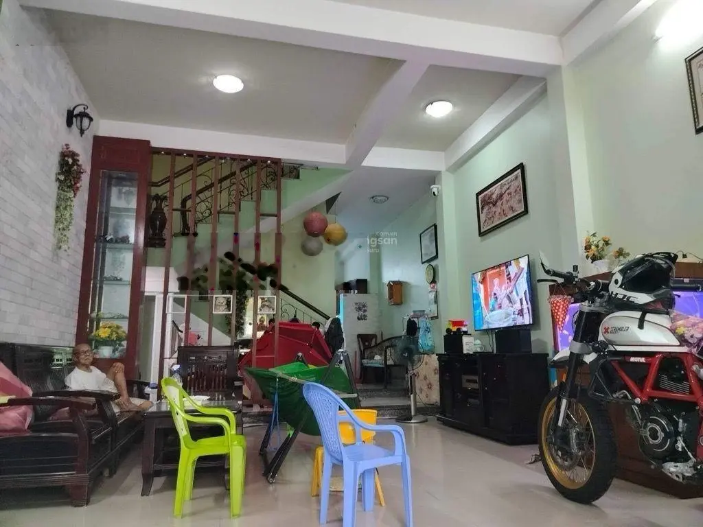 4 tầng 90m2 khu dân cư đường rộng 20m chỉ 13.9 ty * tặng lộc 5 phân vàng cho chủ mới