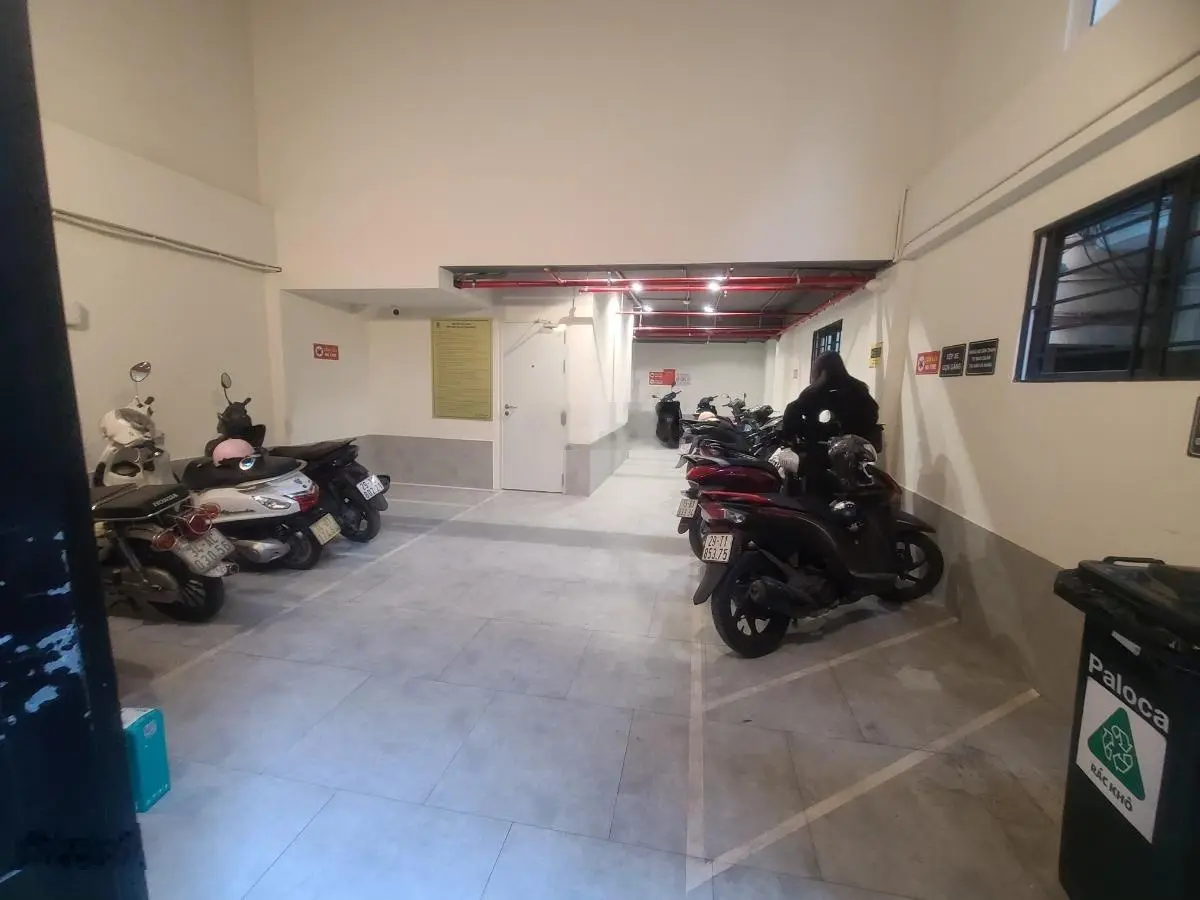 Lô góc! Toà nhà mặt phố 8T thang máy Cự Lộc, oto dừng đỗ vỉa hè dòng tiền 3 tỷ/năm 97m2*7T. 31 tỷ