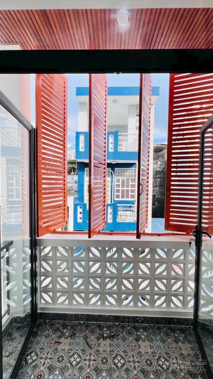 Tôi cần bán gấp căn nhà Nghĩa Phát, Tân Bình giá 3tỷ3/46,5m2. Đủ nội thất, Sổ hoàn công 1trệt2lầu